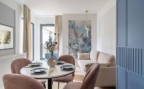 Monte27 - No.4 With Terrace By Oneapartments